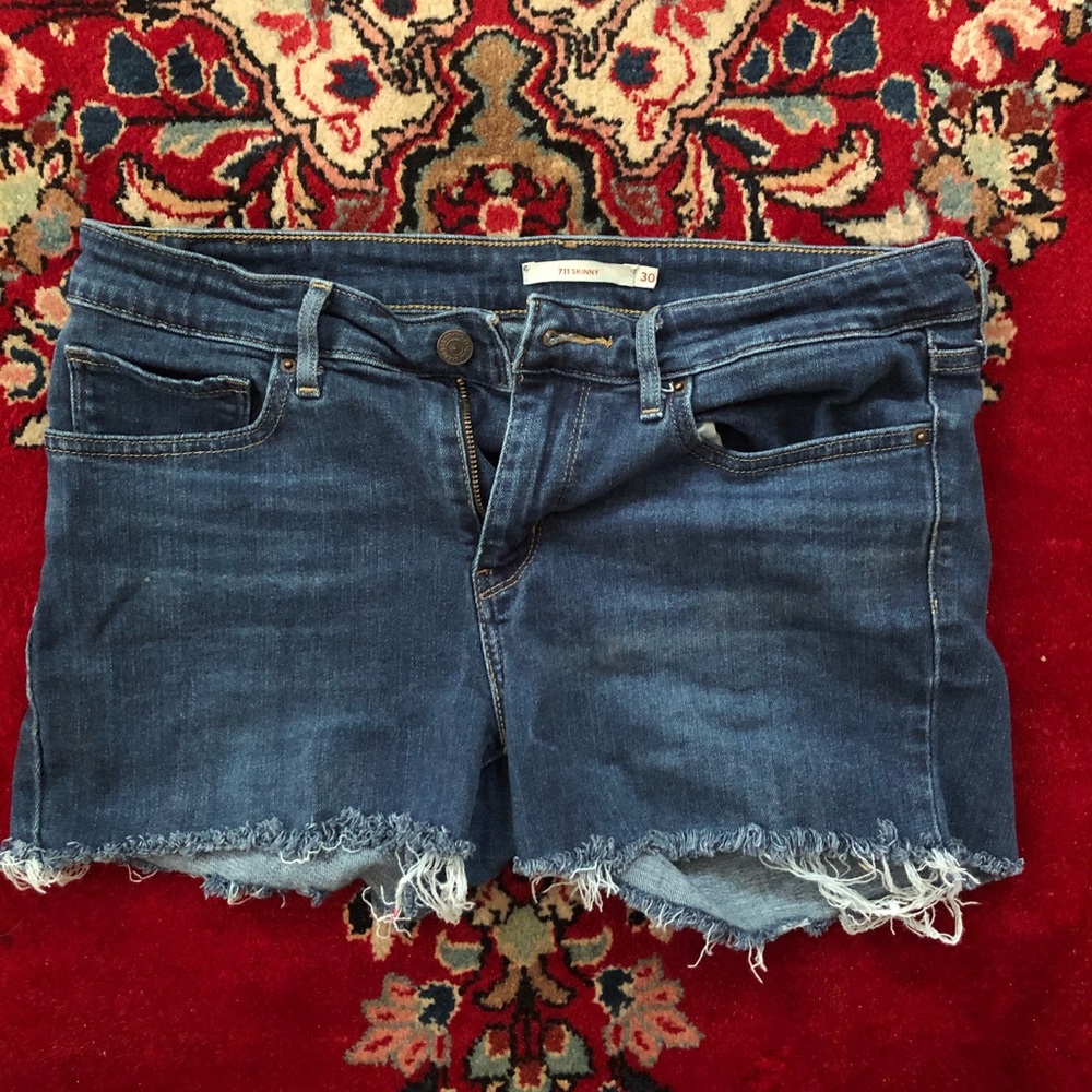 Levi’s cutoff shorts 30